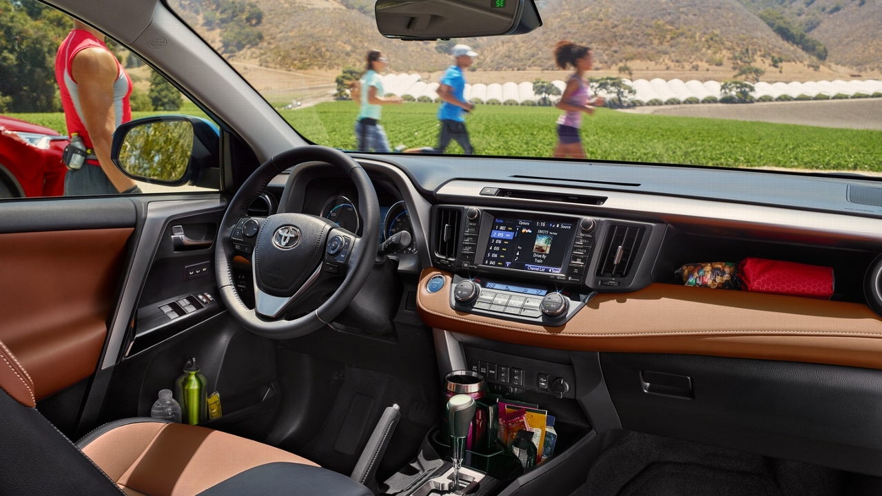 2018 Rav4 Vs Hybrid Comparison Braintree Ma 2018 Toyota Rav4 Vs Hybrid Differences