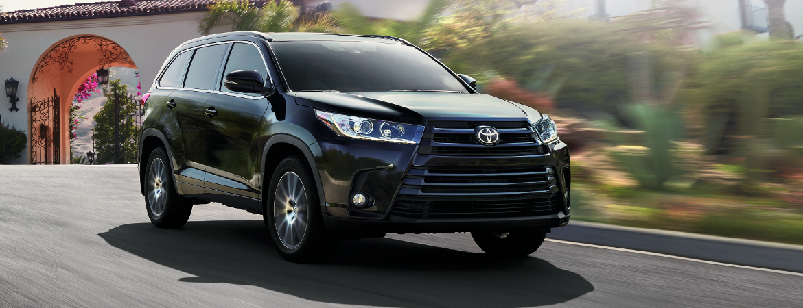 2018 Toyota Highlander LE vs. SE vs. Limited Platinum | Braintree, MA