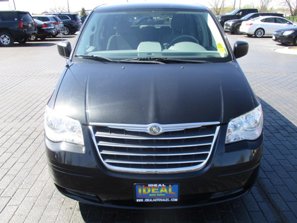 Used 2009 Chrysler Town & Country LX For Sale at Ideal Auto Sales