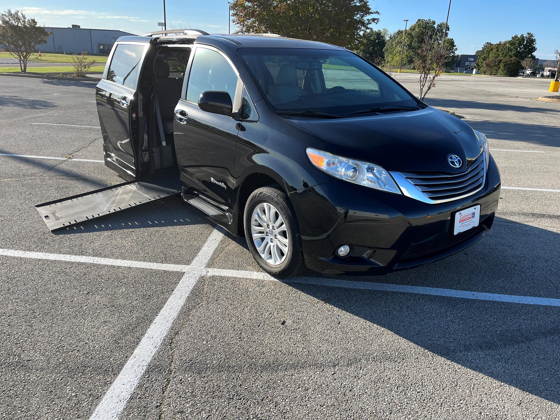 2017 Toyota Sienna XLE