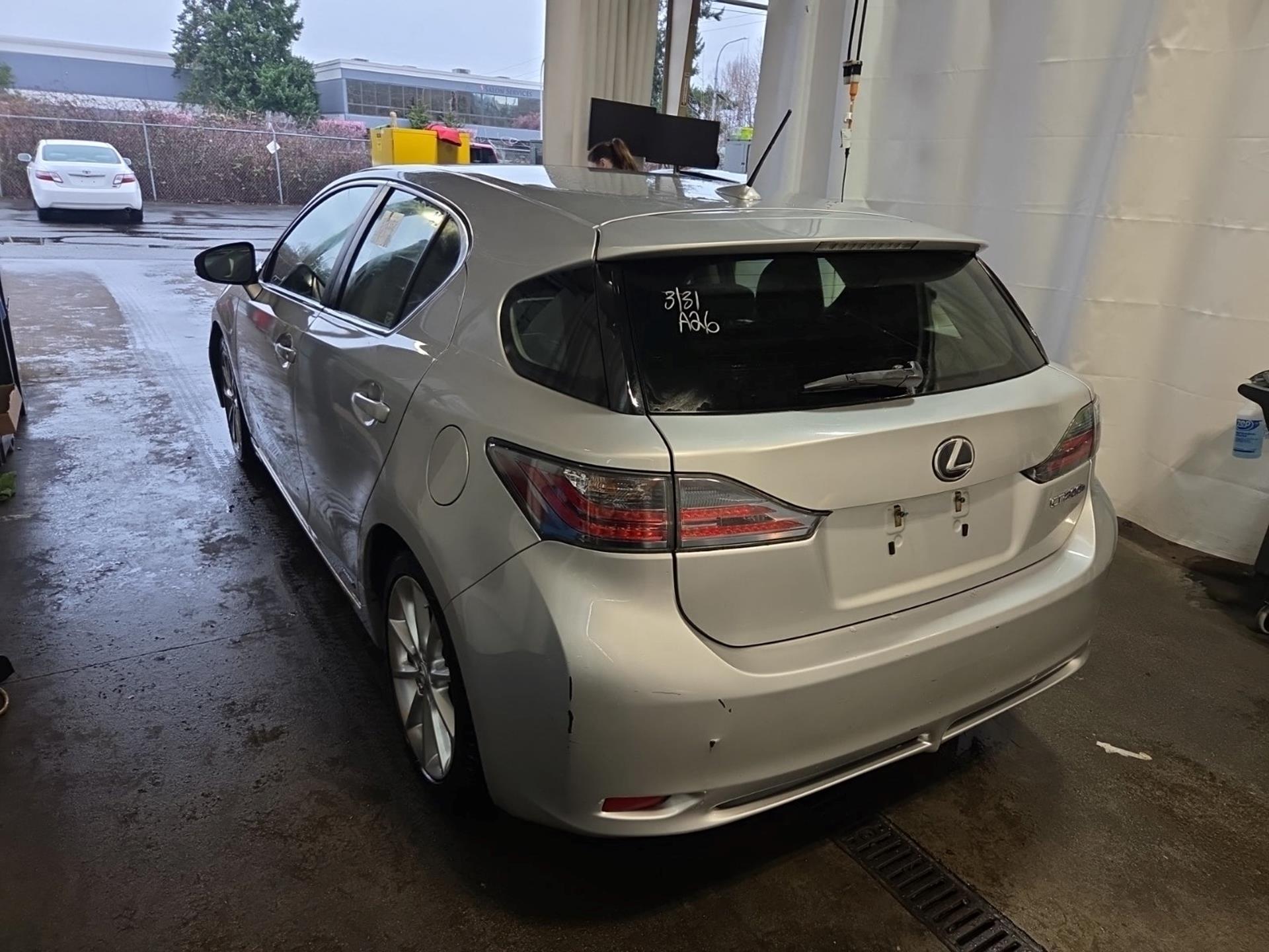 View vehicle photo 6