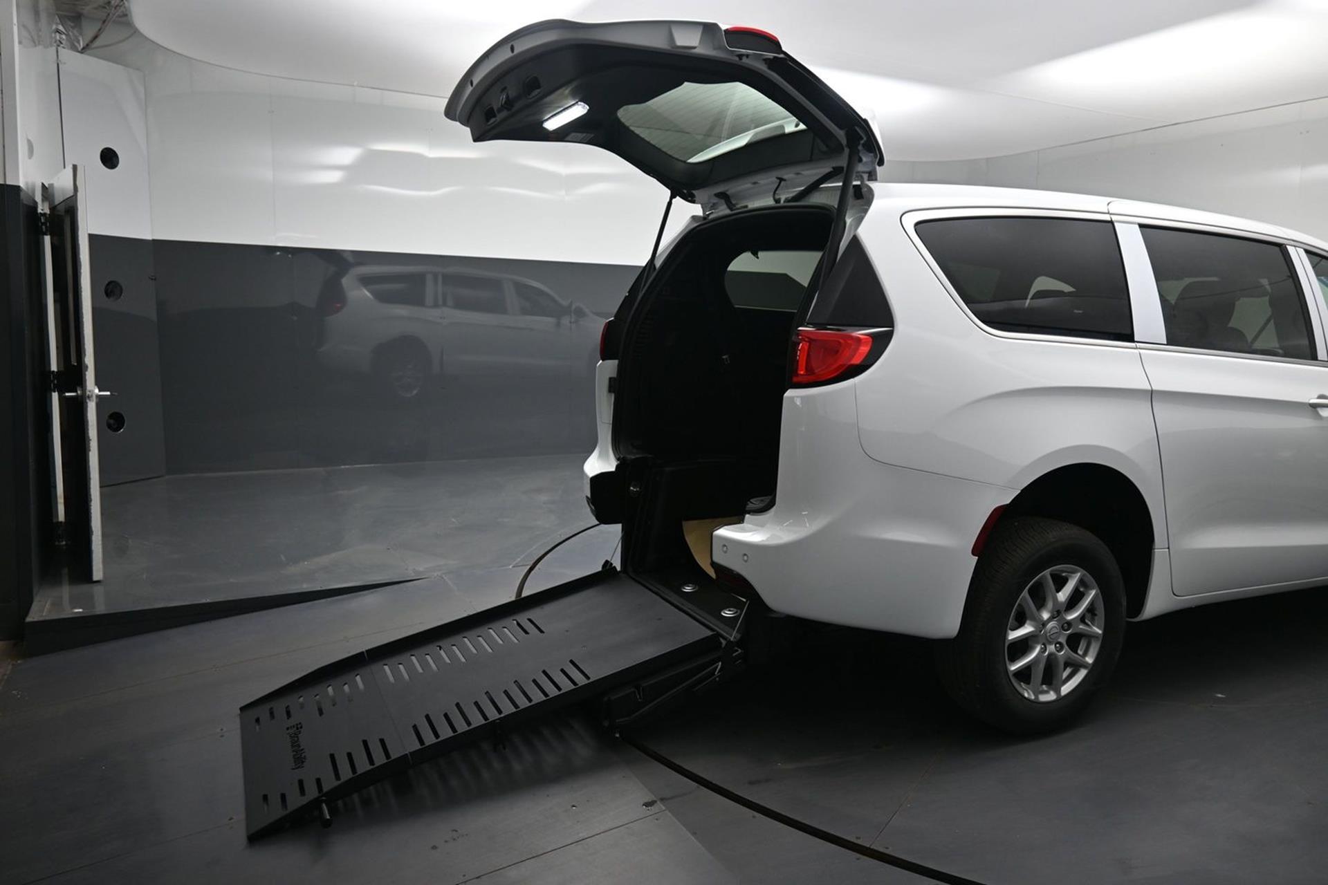 2026 Chrysler Voyager