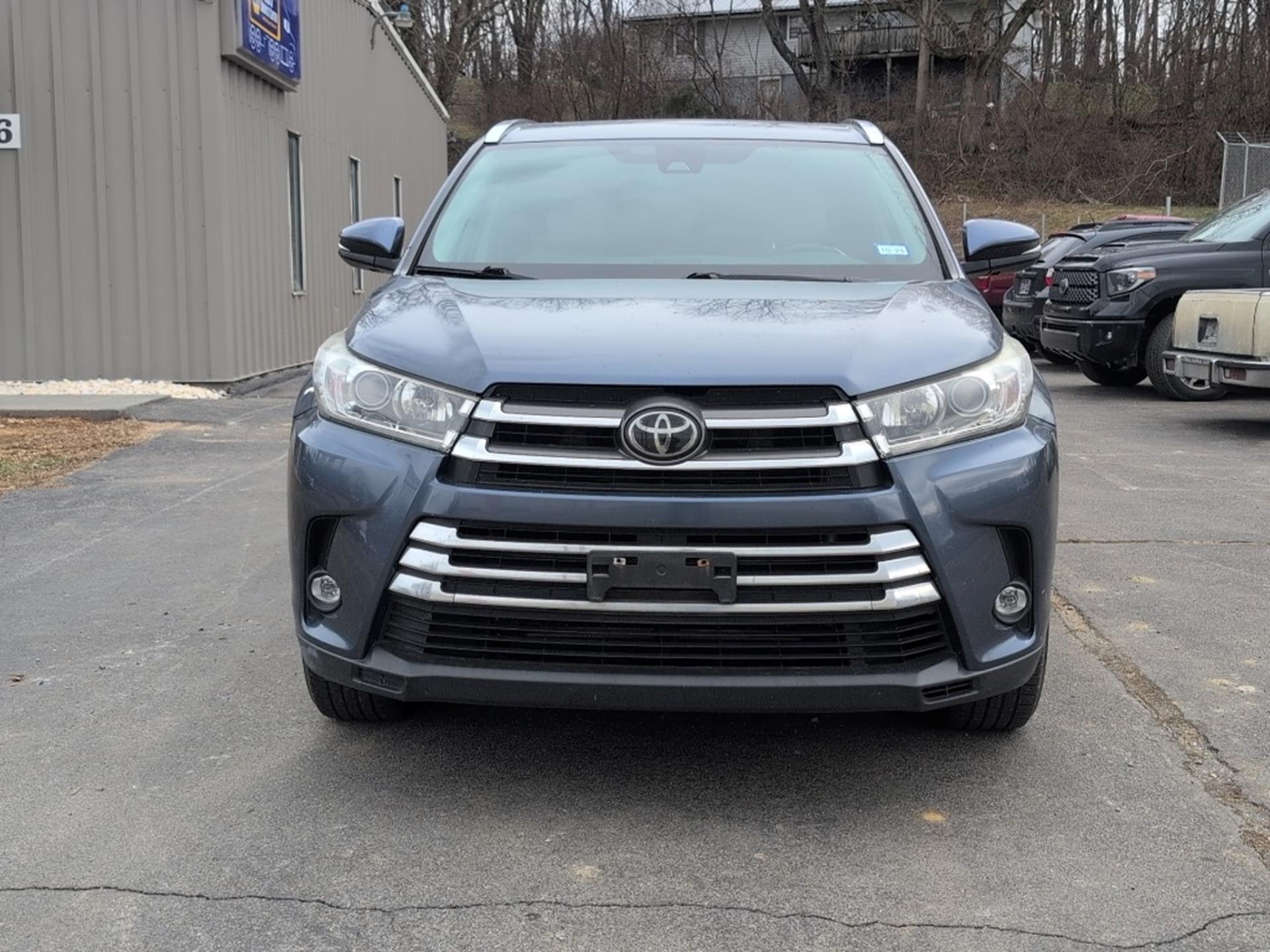 2019 Toyota Highlander Limited's photo