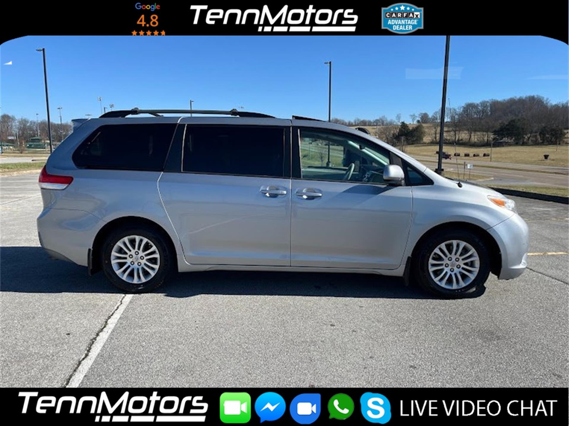 2014 Toyota Sienna XLE's photo