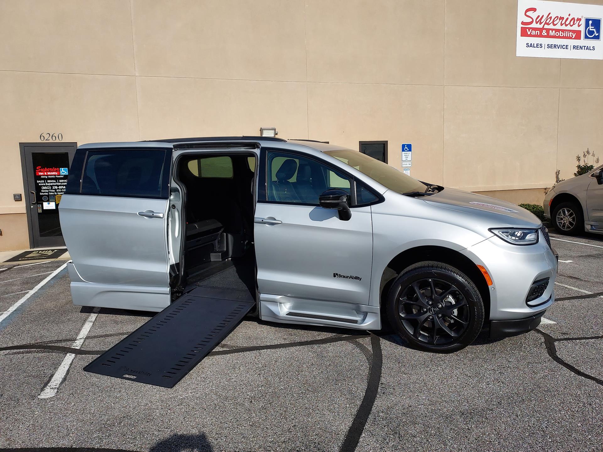 2024 Chrysler Pacifica Touring L