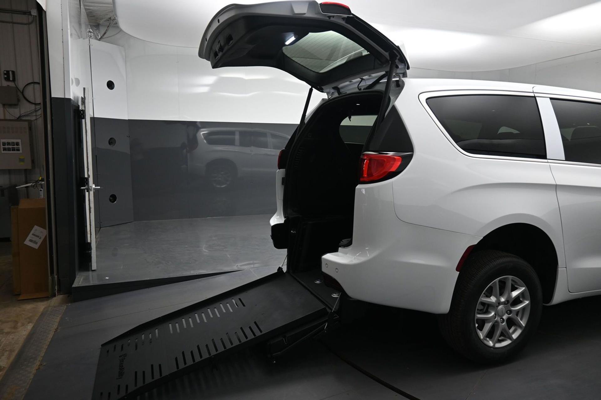 2027 Chrysler Voyager