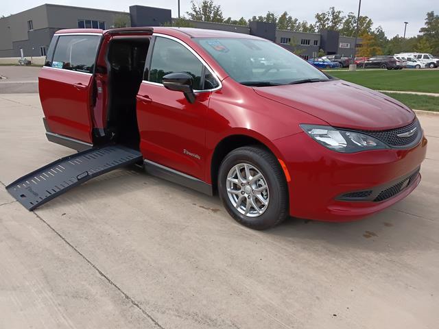2027 Chrysler Pacifica Rojo (Red Hot Pearlcoat) Minivan Tracción delantera