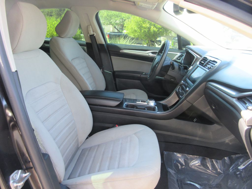 Car Image 12