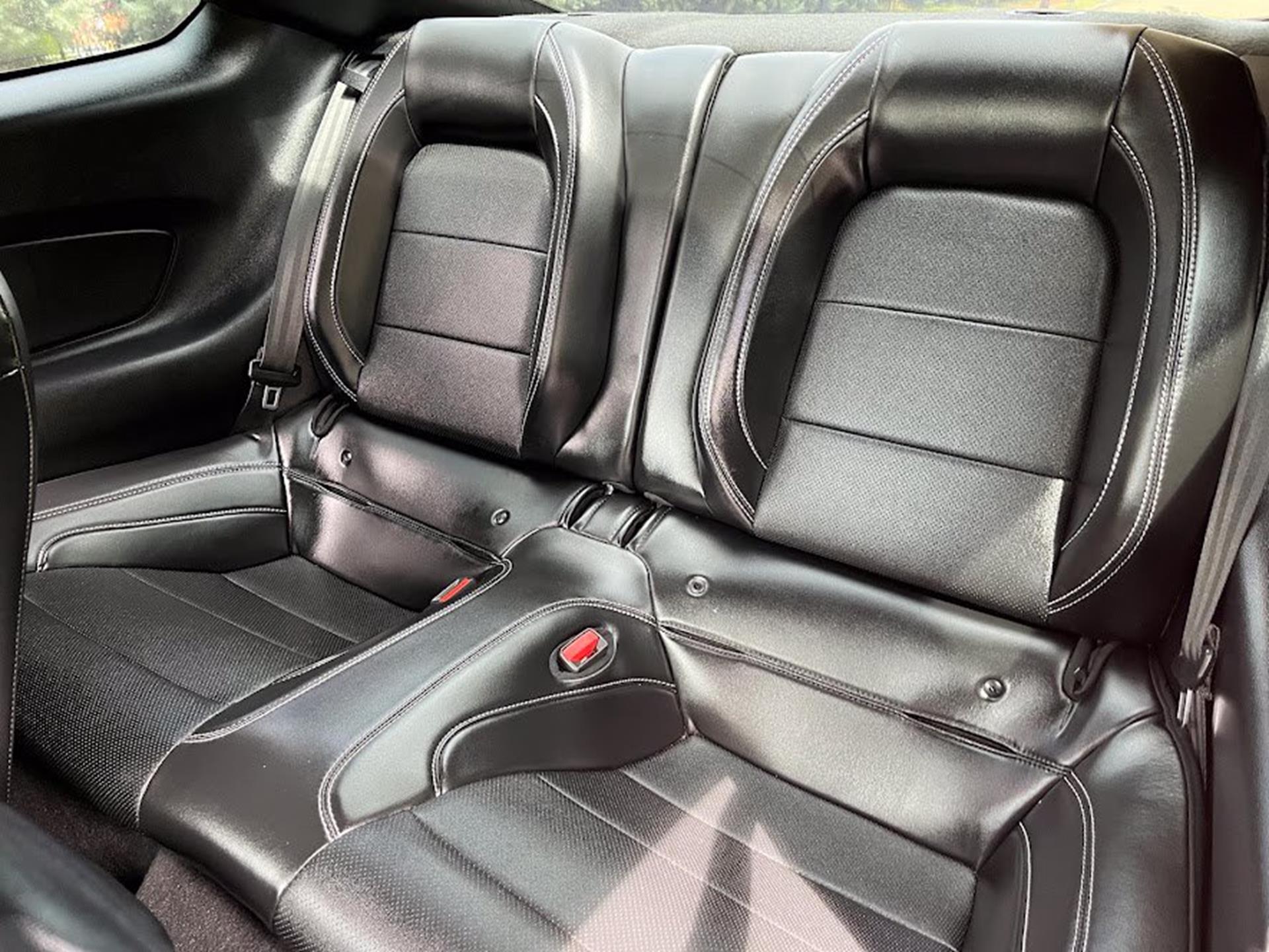 2021 Ford Mustang GT Premium - Photo 39