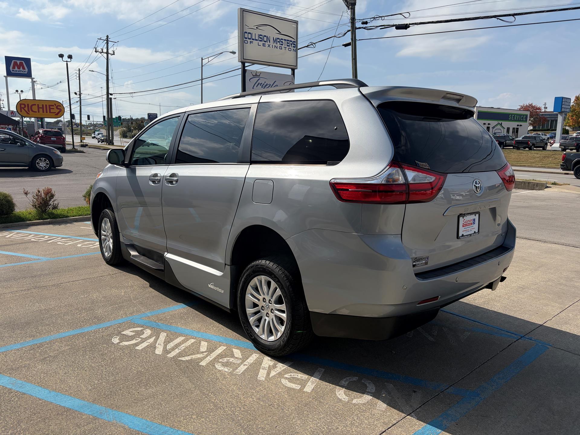 PRE OWNED 2017 Toyota Sienna XLE