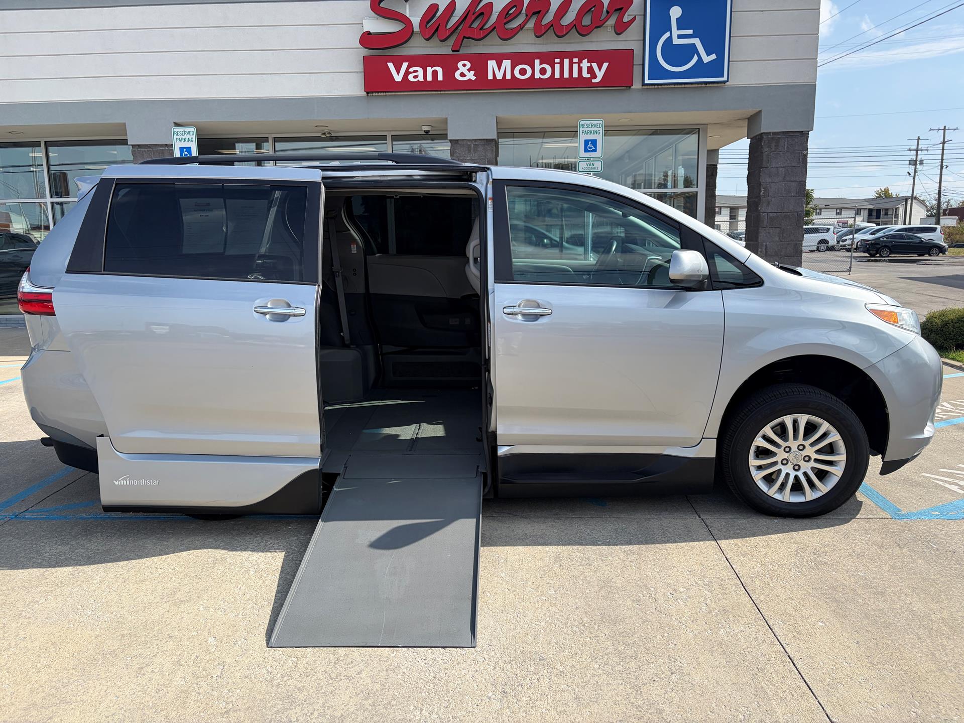 PRE OWNED 2017 Toyota Sienna XLE