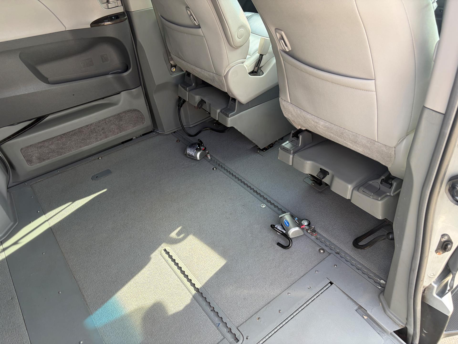 PRE OWNED 2017 Toyota Sienna XLE