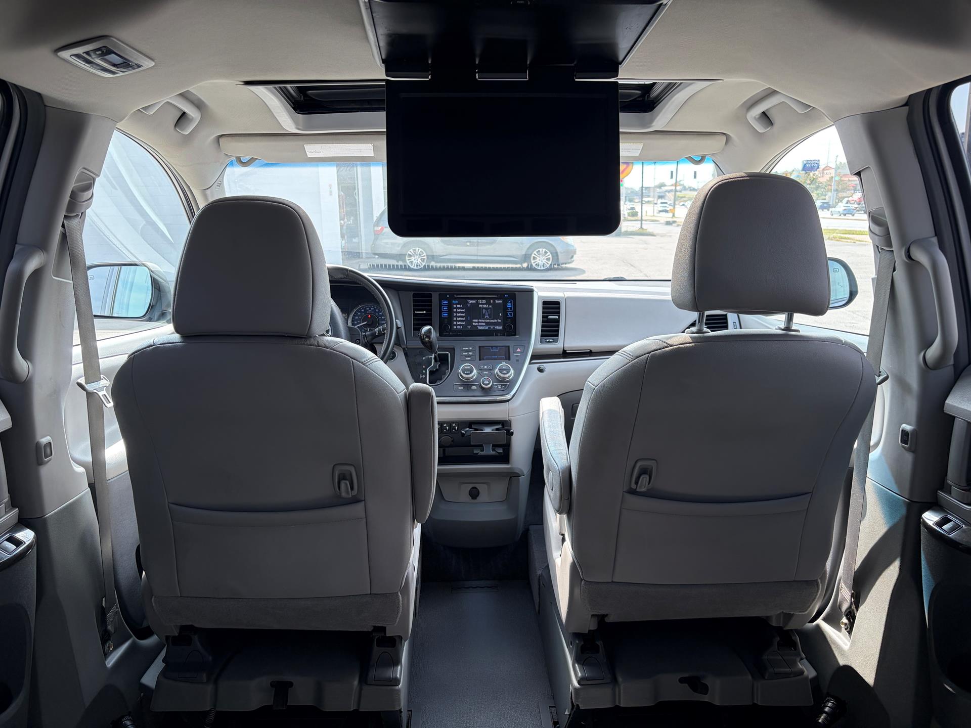 PRE OWNED 2017 Toyota Sienna XLE