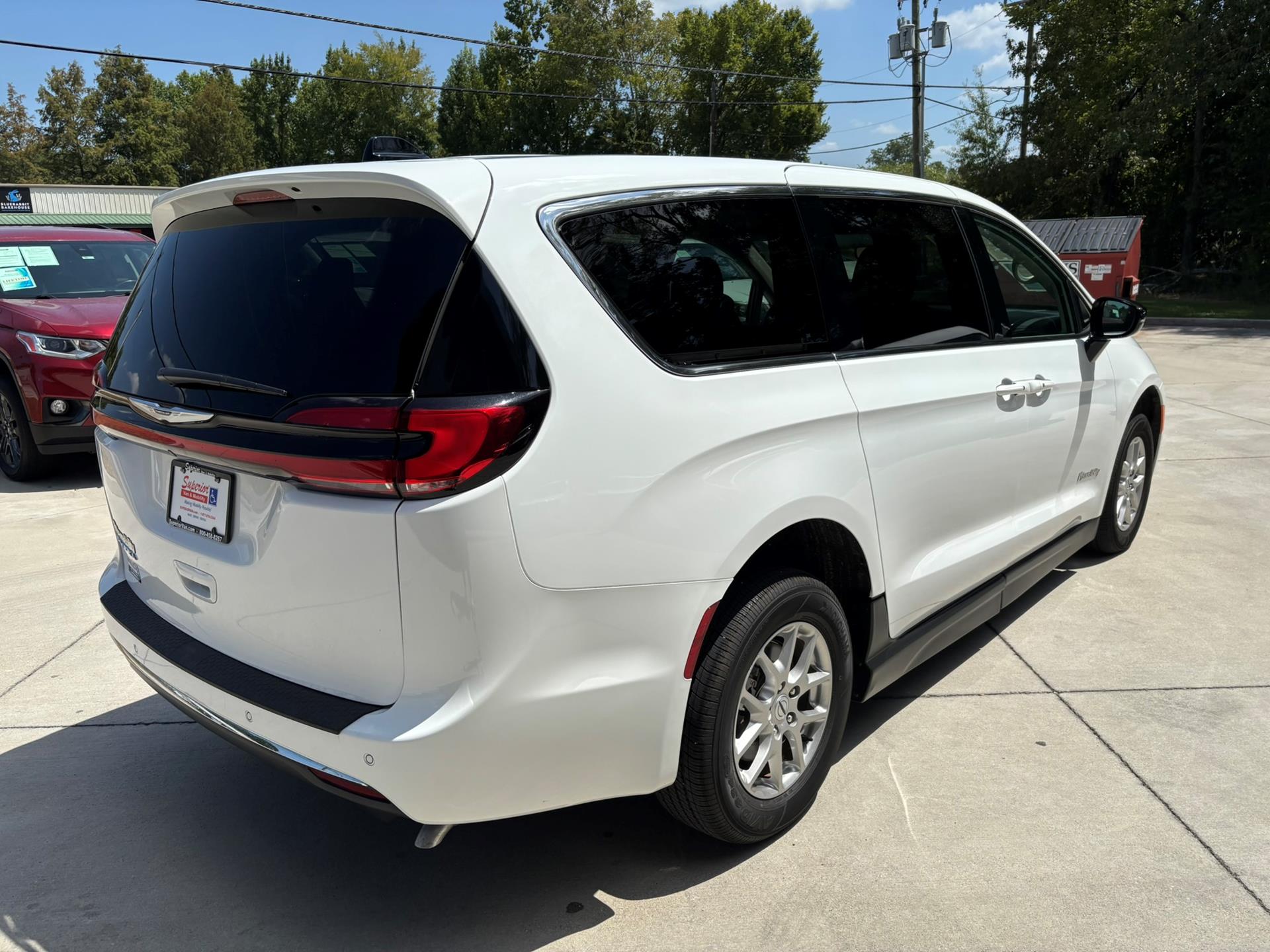 PRE OWNED 2024 Chrysler Pacifica Touring L