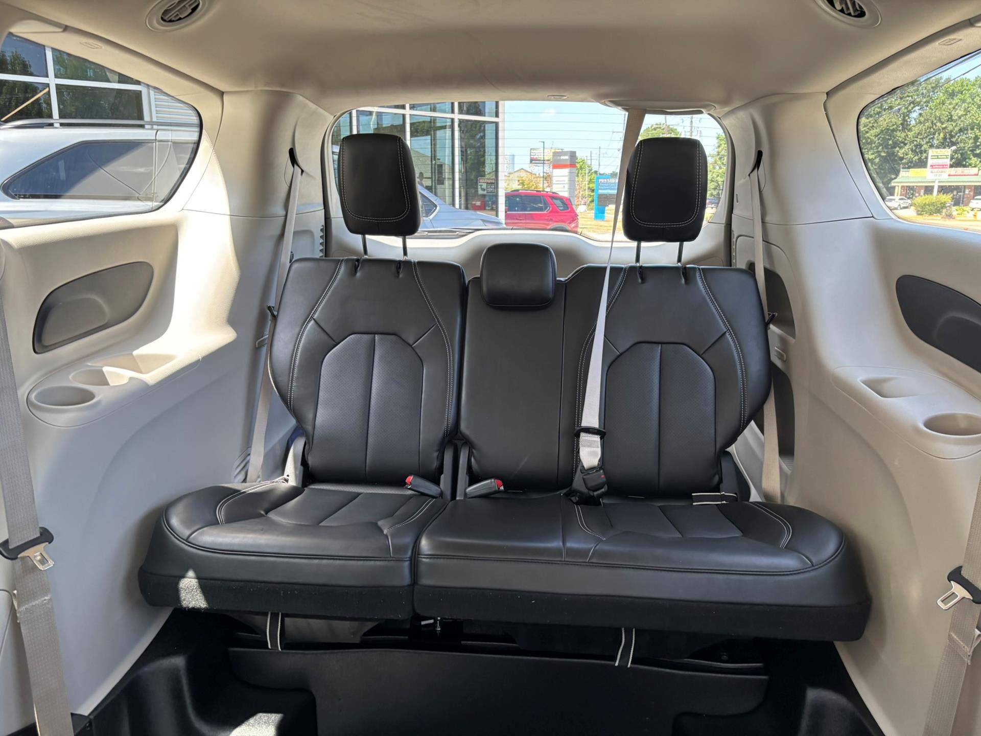 PRE OWNED 2024 Chrysler Pacifica Touring L
