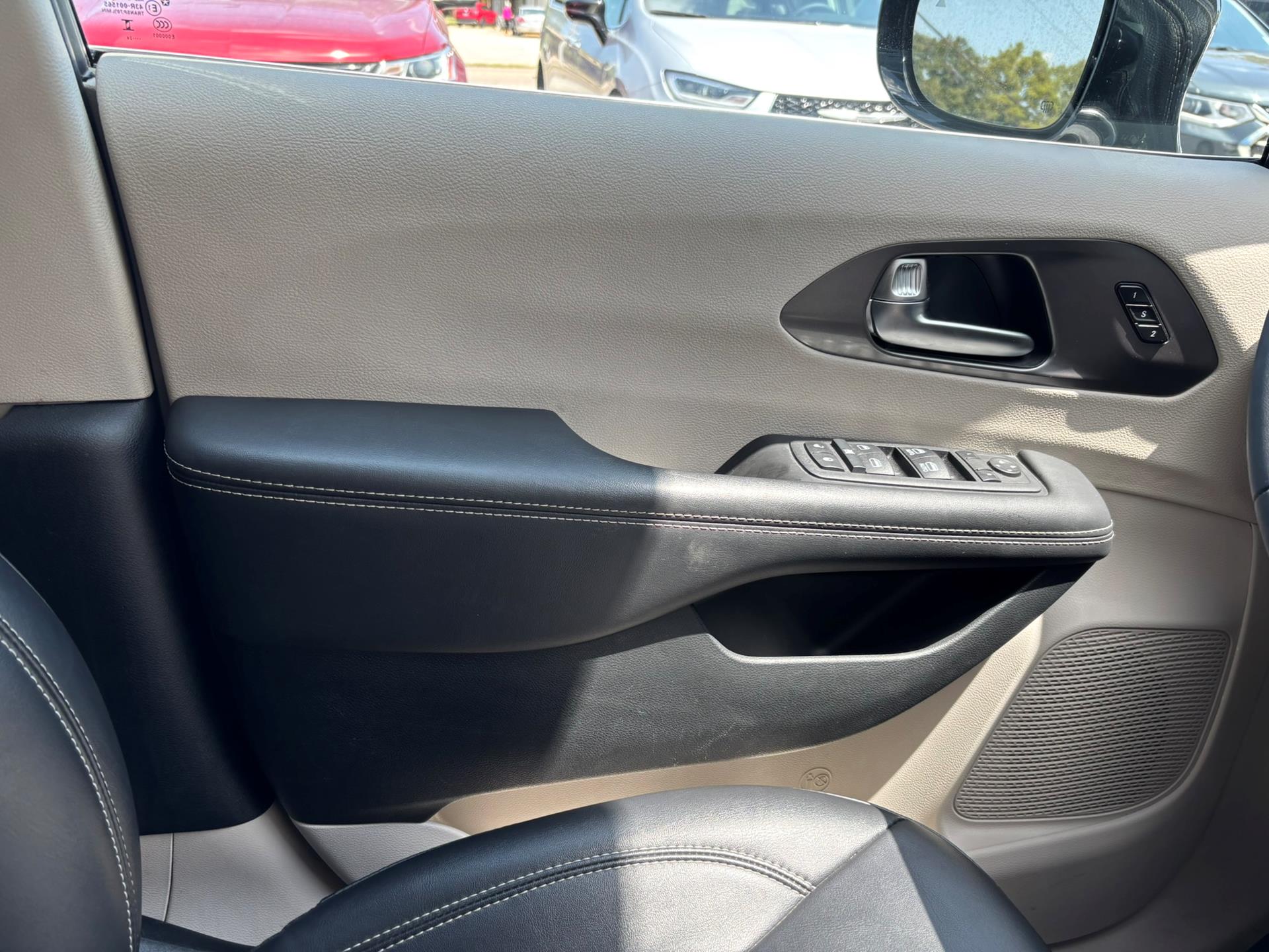 PRE OWNED 2024 Chrysler Pacifica Touring L