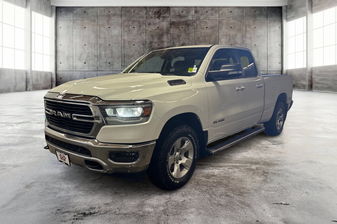 Bright White Clearcoat 2019 RAM 1500 Pickup Truck Four-Wheel Drive 8-Speed Automatic