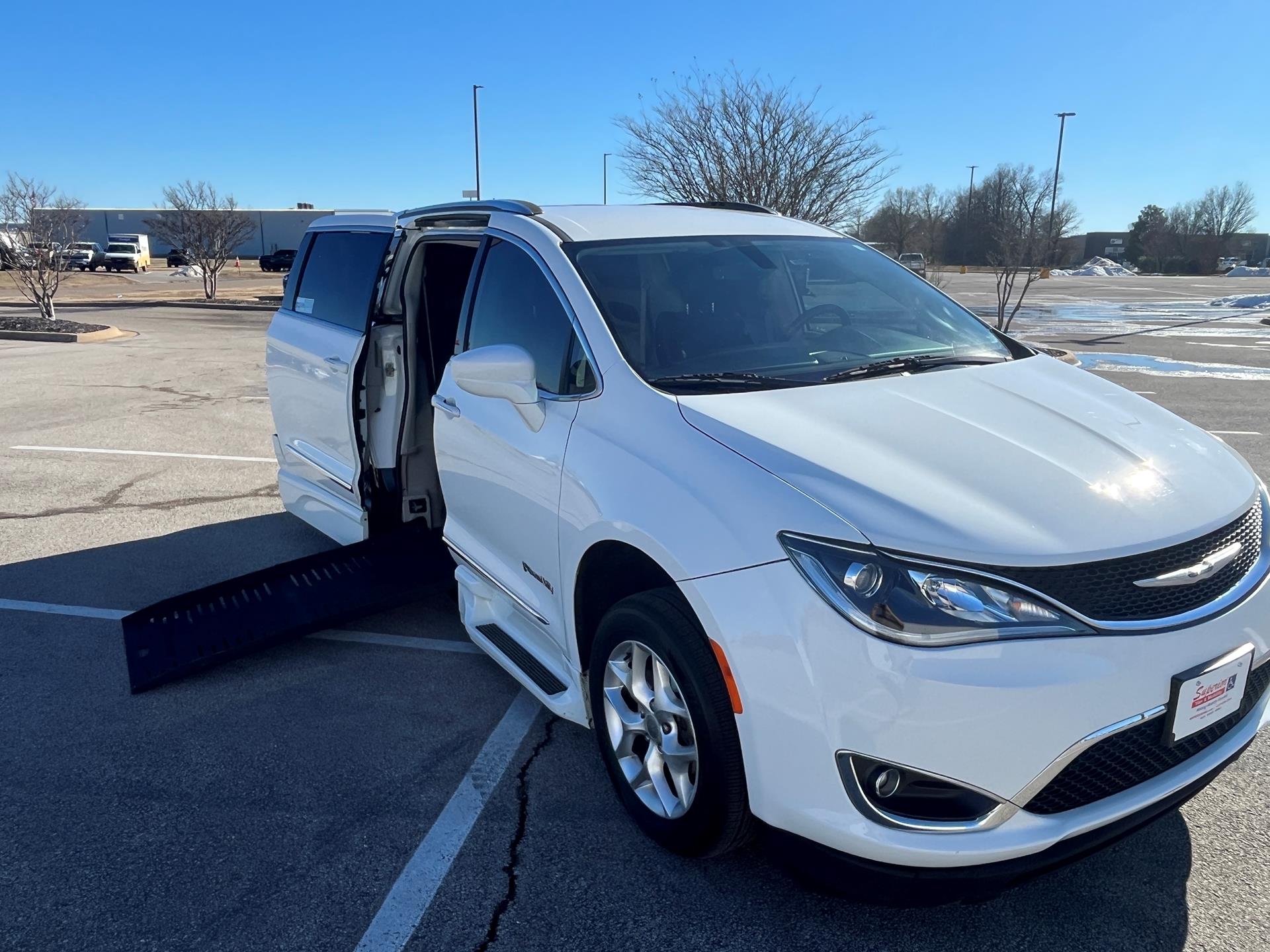 2020 Chrysler Pacifica Touring L