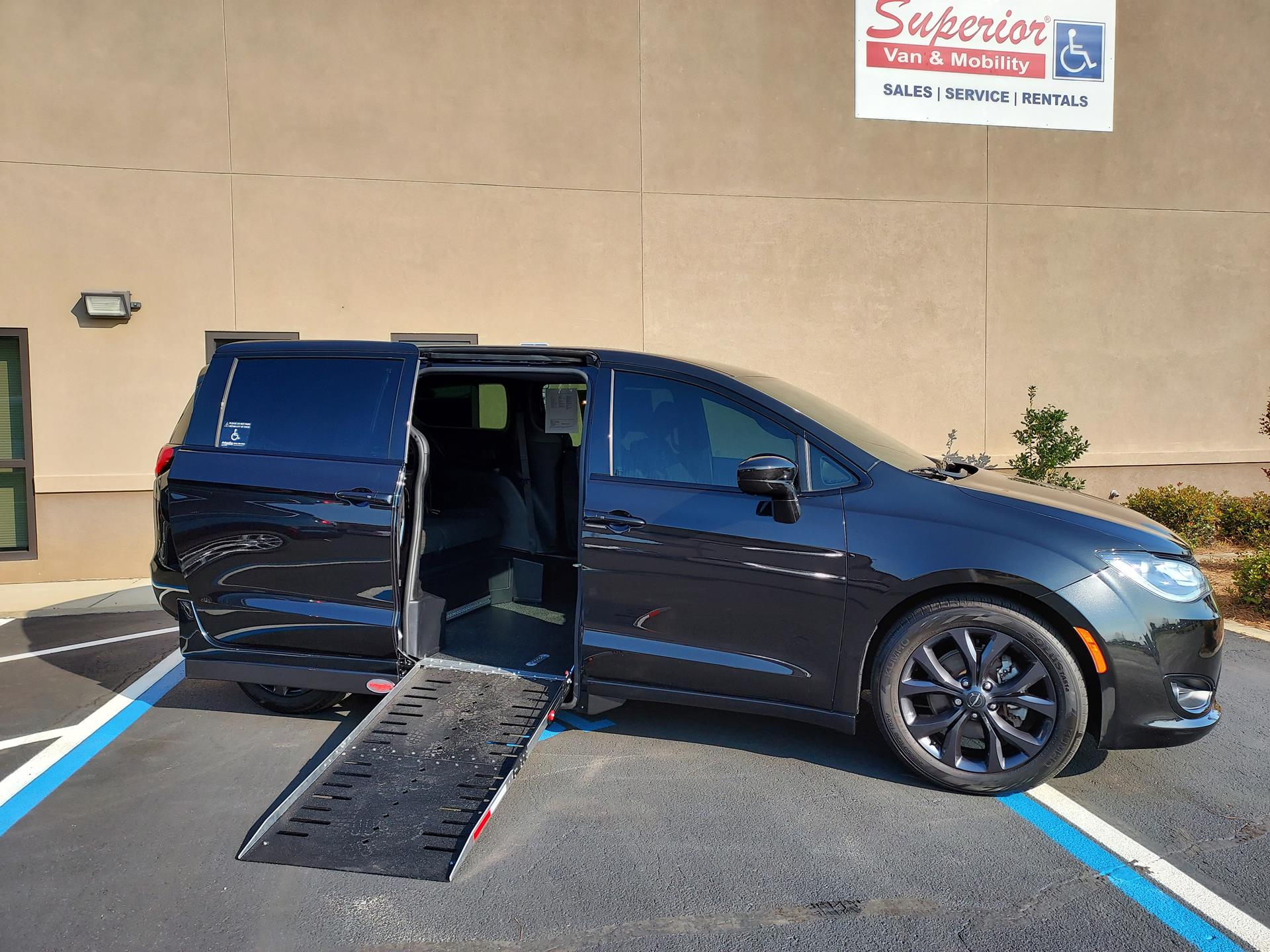 2020 Chrysler Pacifica Touring