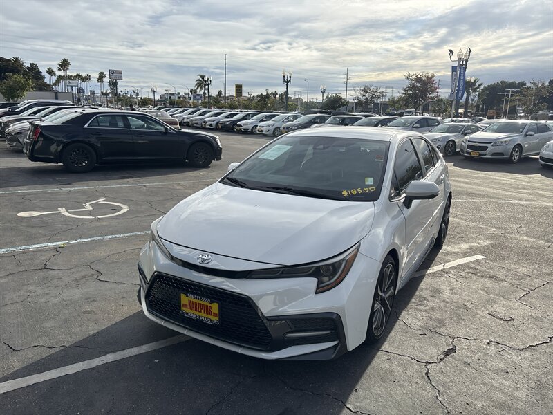 2020 Toyota Corolla SE's photo