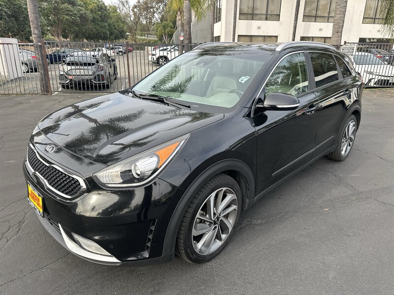 2018 Kia Niro Touring's photo