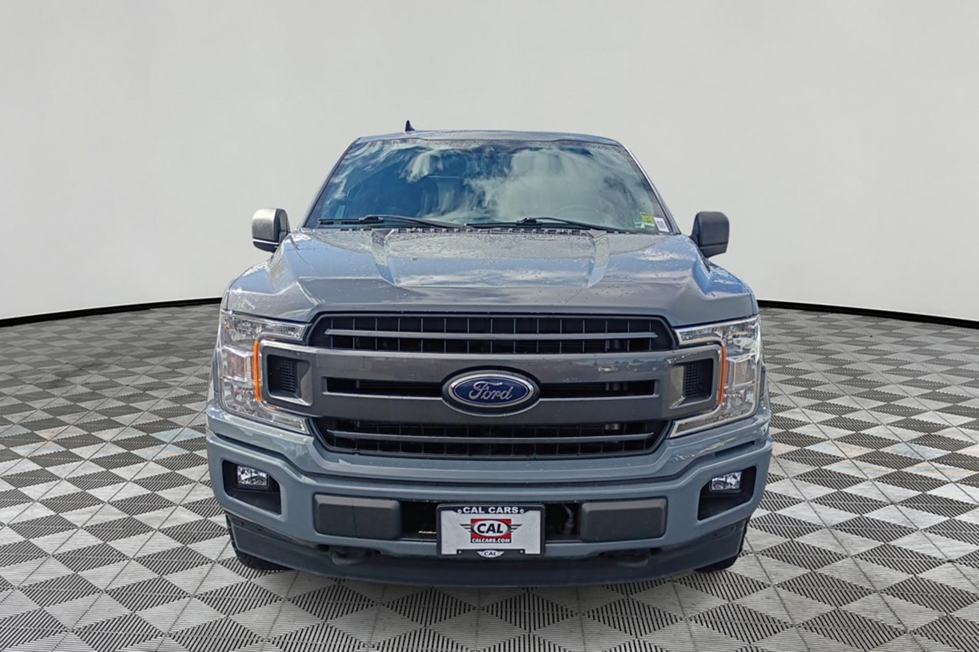 View vehicle photo 3