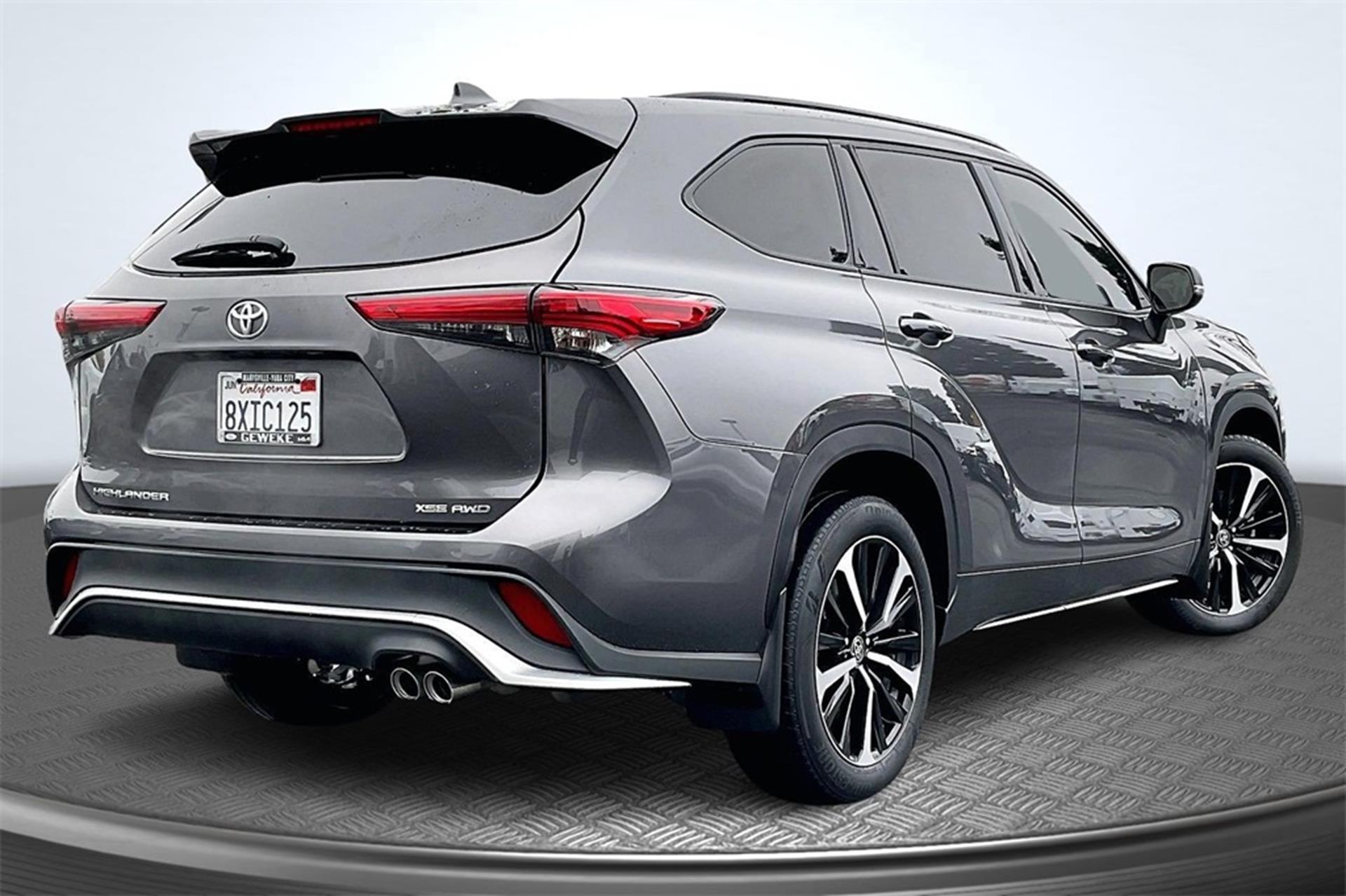 2021 Toyota Highlander XSE's photo