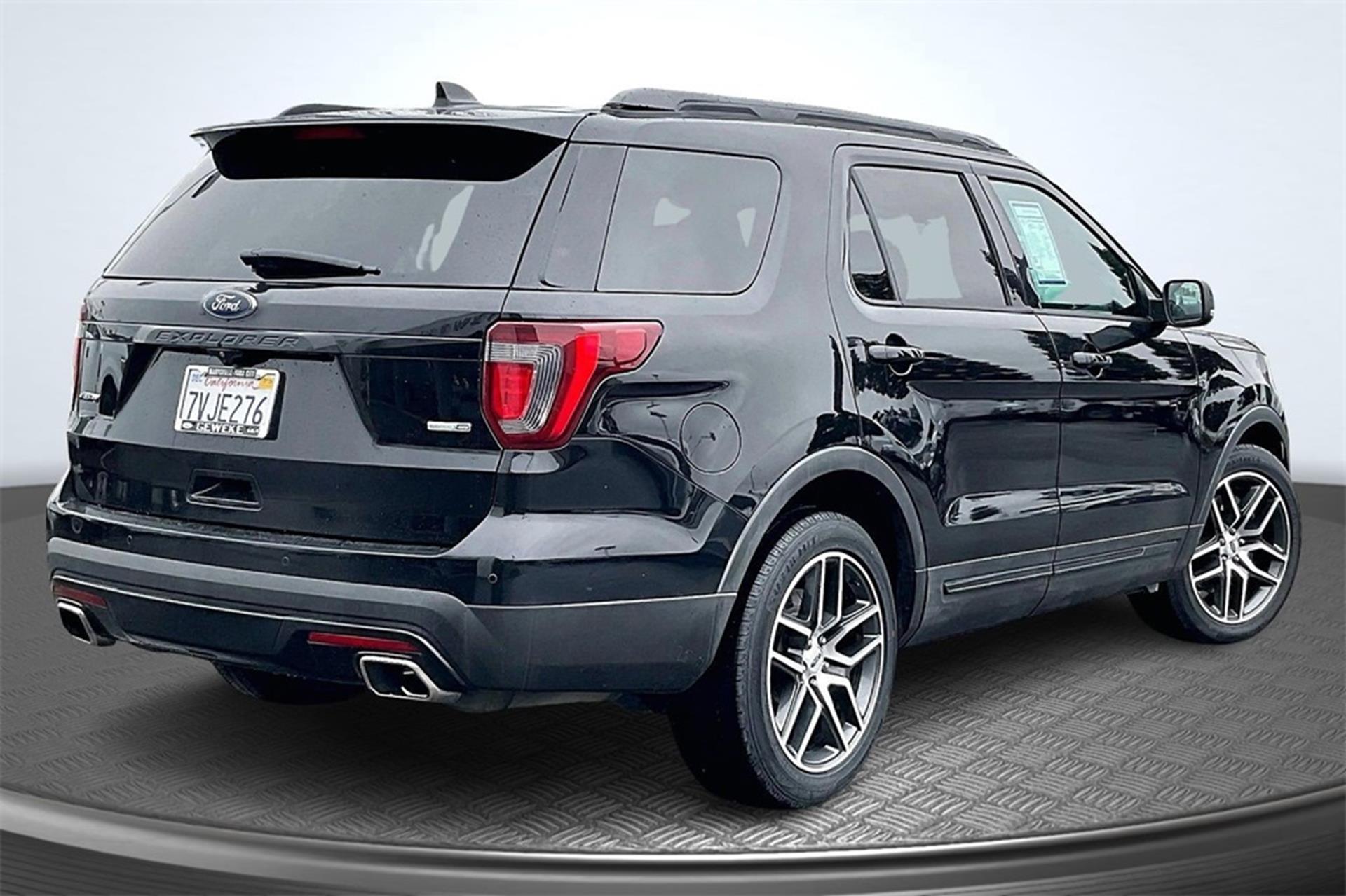 2017 Ford Explorer Sport's photo