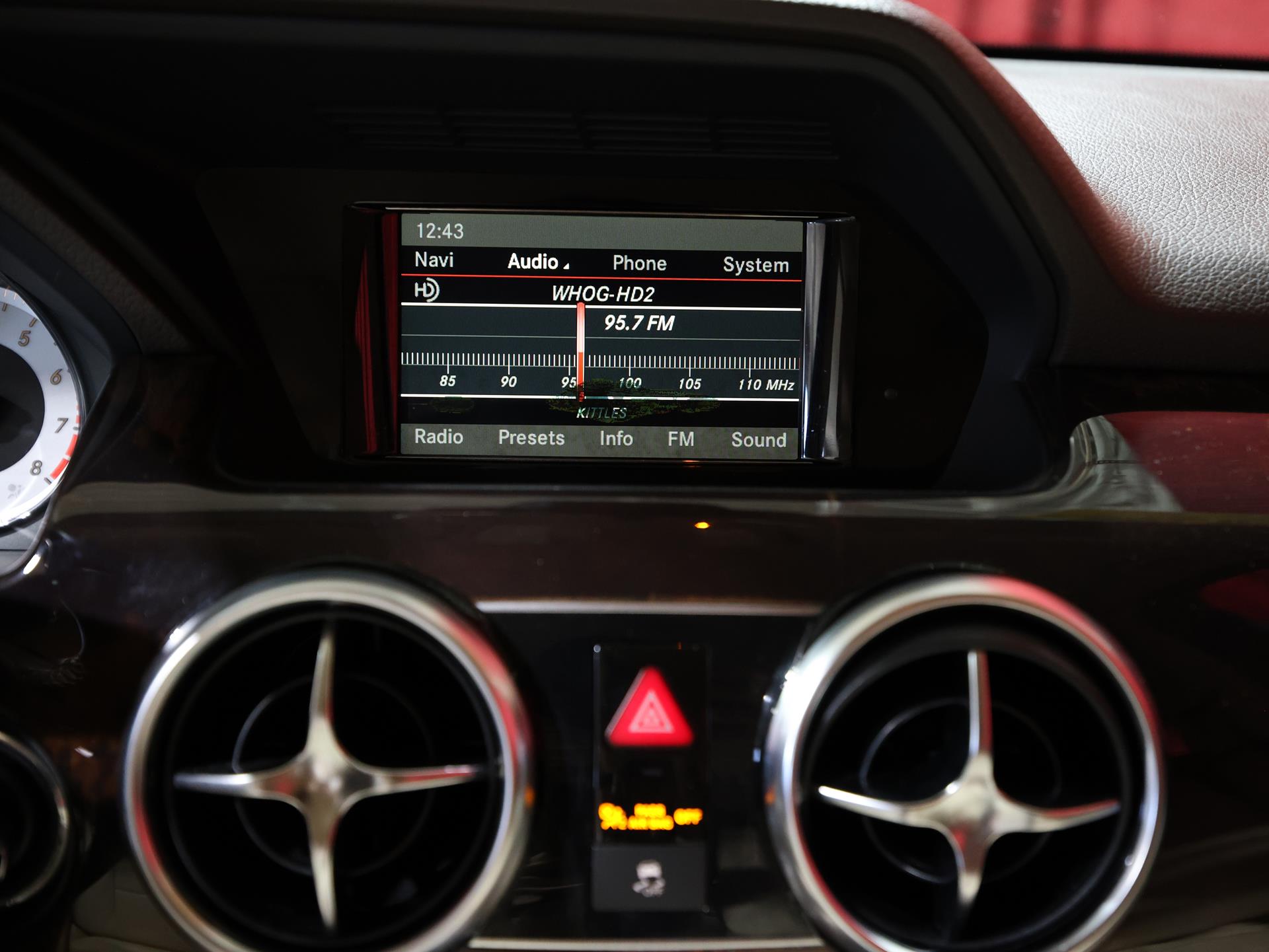 2015 Mercedes-Benz GLK-Class GLK350 - Photo 18