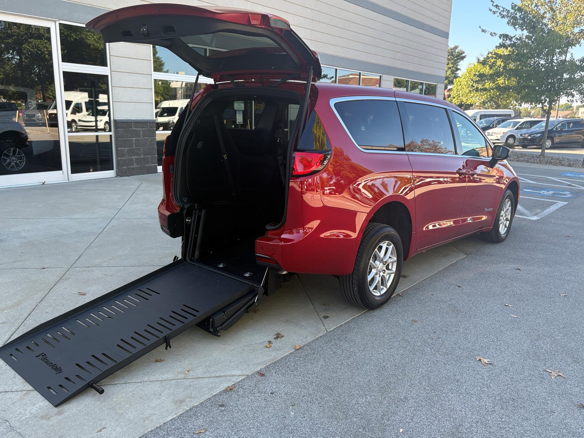 2025 Chrysler Voyager LX