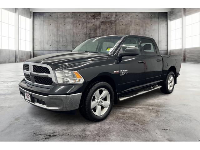 Brilliant Black Crystal Pearlcoat 2019 RAM 1500 Pickup Truck Four-Wheel Drive 8-Speed Automatic