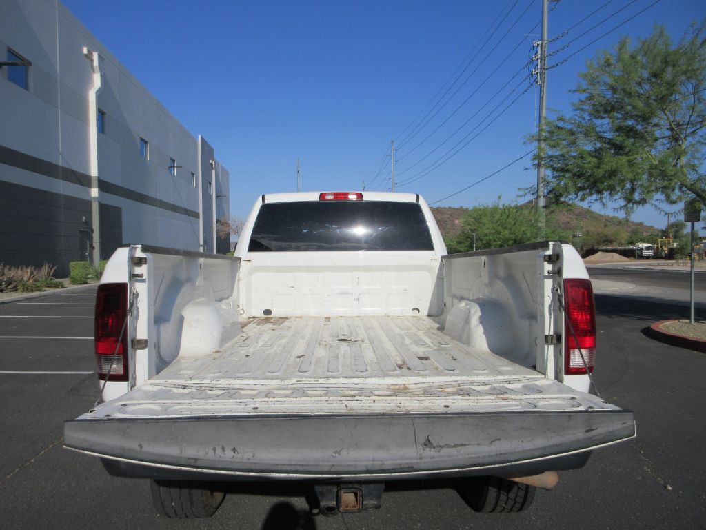 Car Image 9