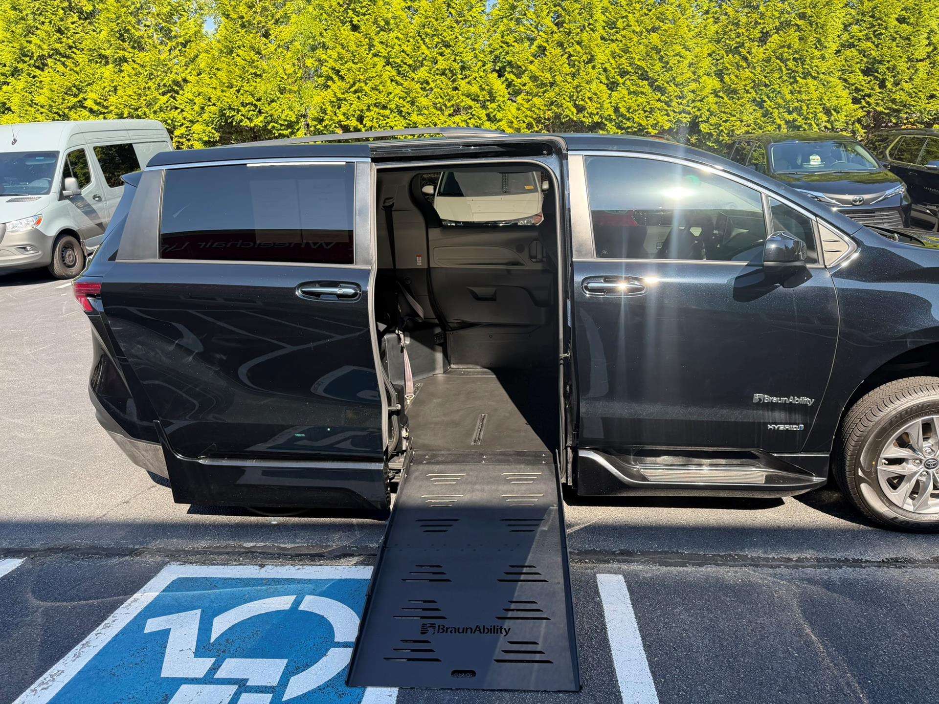 PRE OWNED 2021 Toyota Sienna XLE