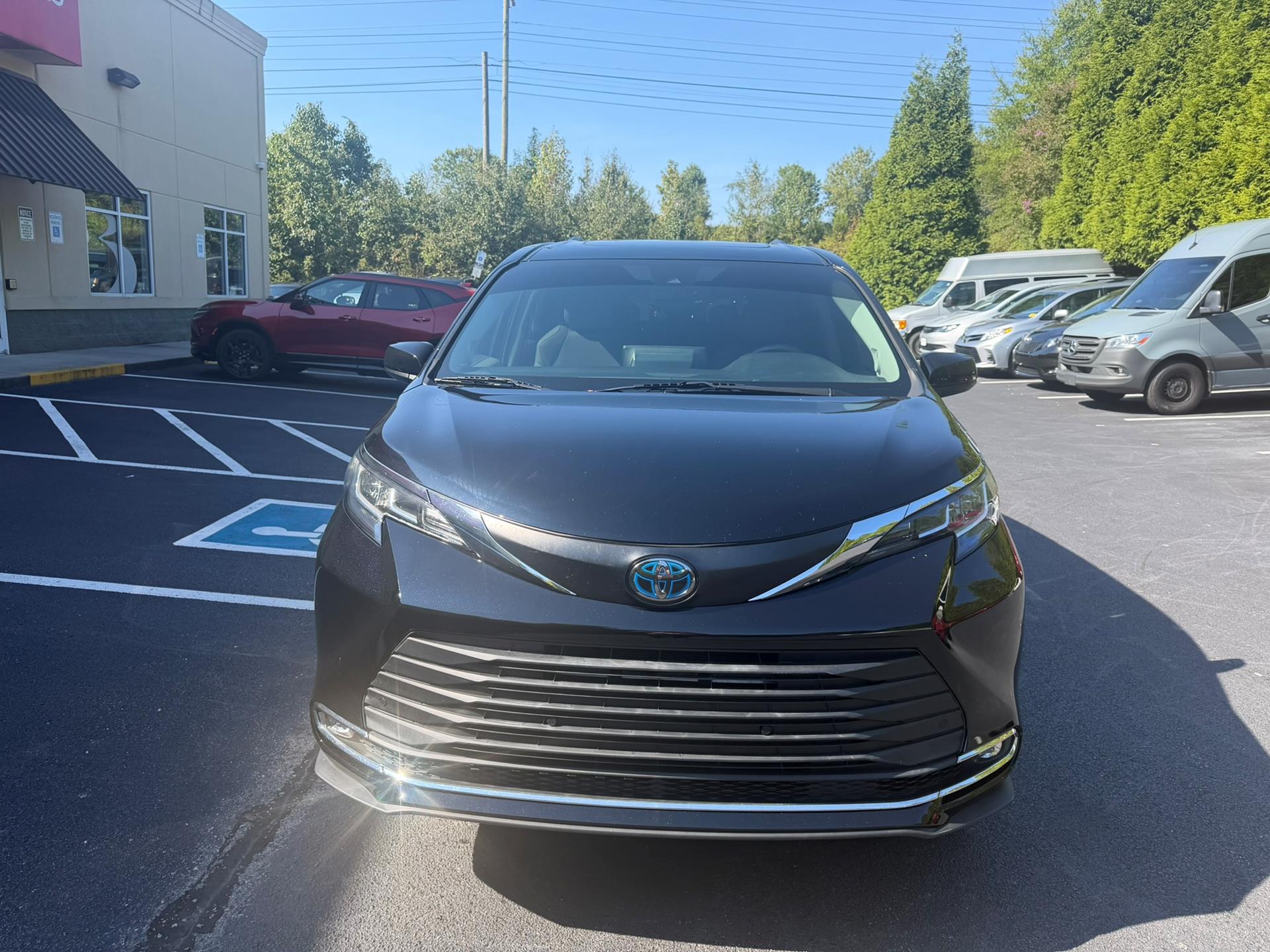 PRE OWNED 2021 Toyota Sienna XLE