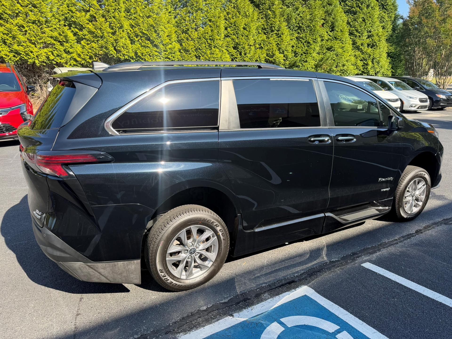 PRE OWNED 2021 Toyota Sienna XLE