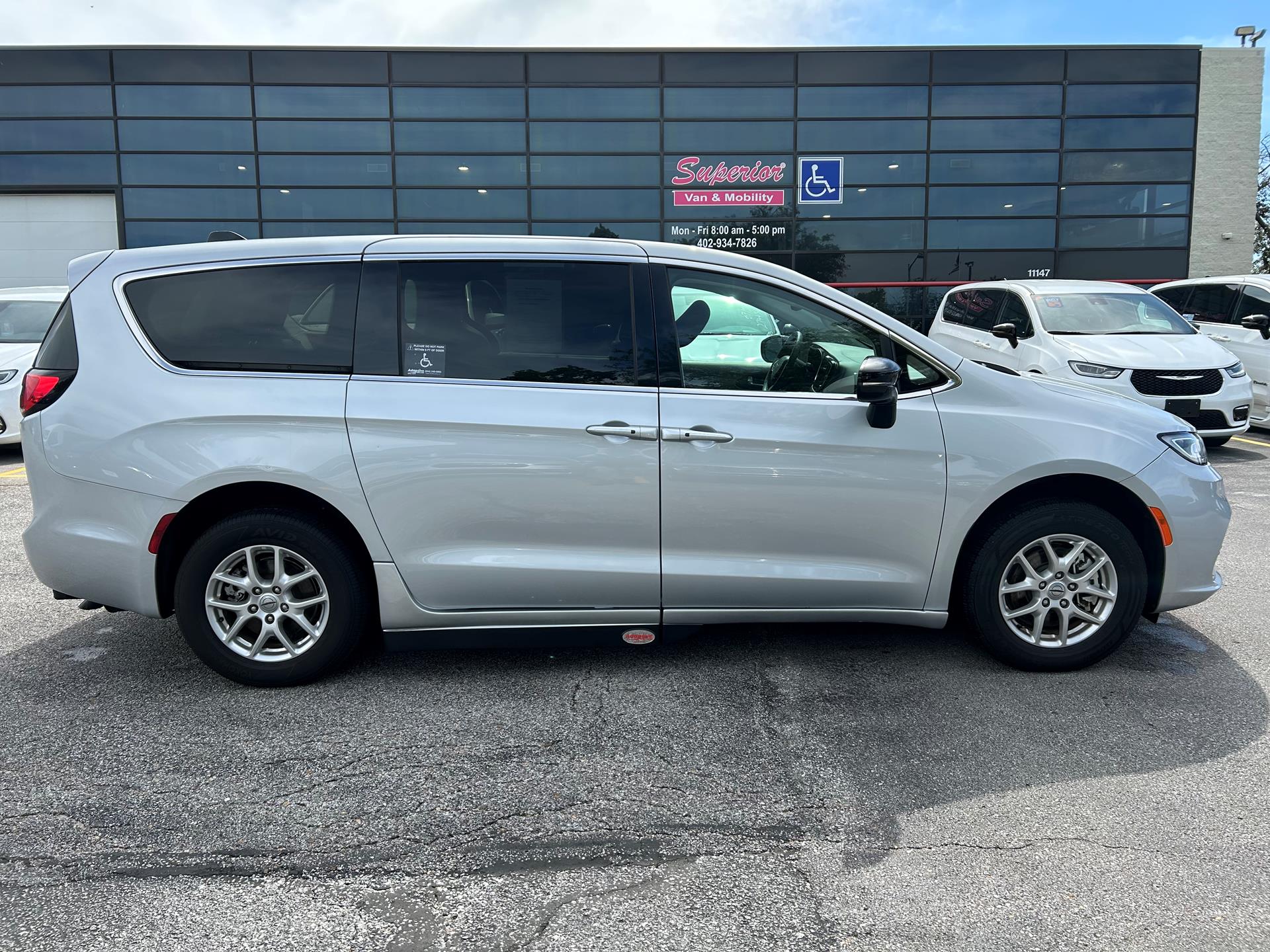 PRE OWNED 2024 Chrysler Pacifica Touring L