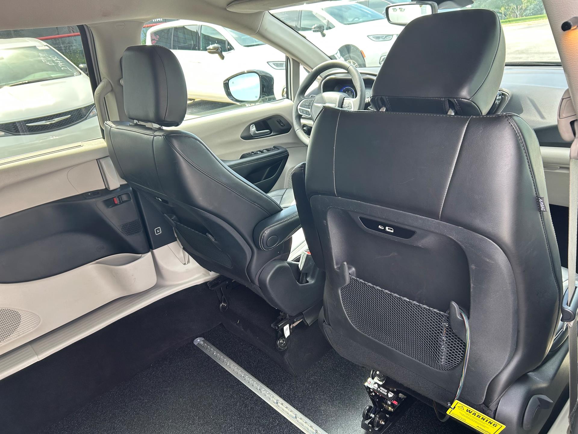 PRE OWNED 2024 Chrysler Pacifica Touring L