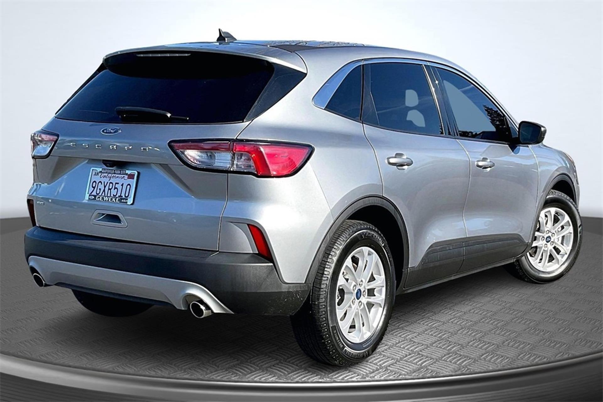 2022 Ford Escape SE's photo