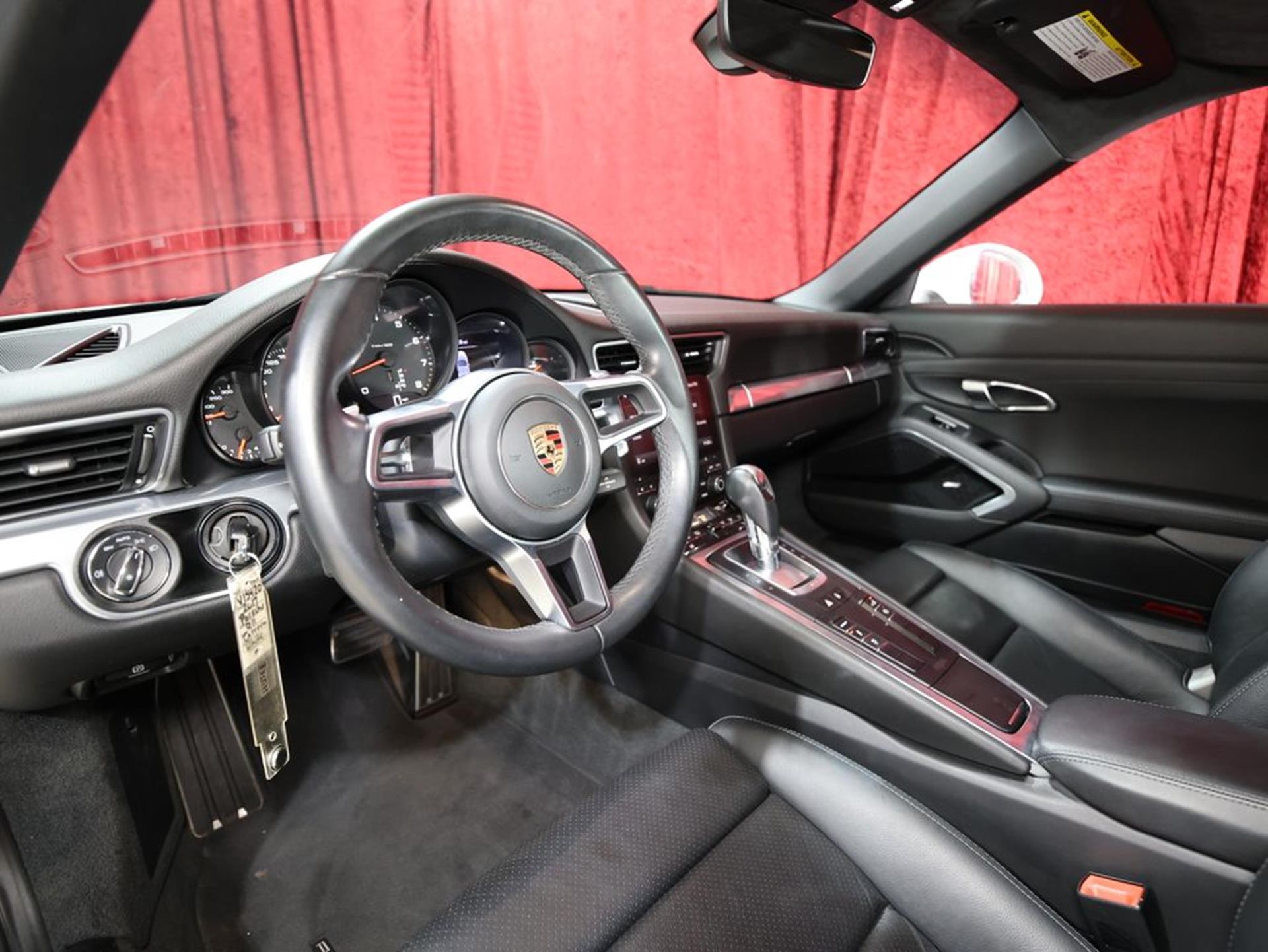 2017 Porsche 911 12