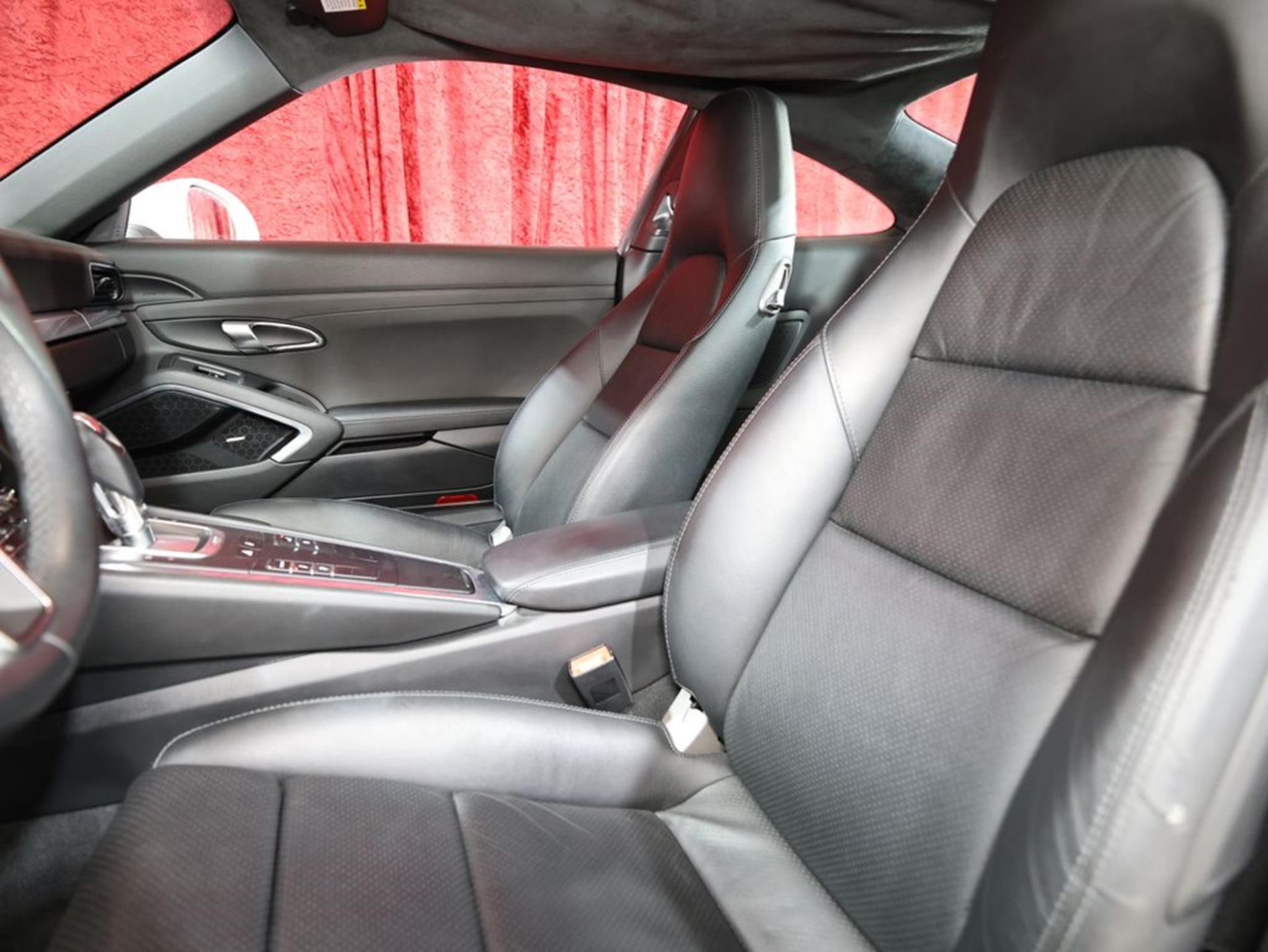 2017 Porsche 911 13