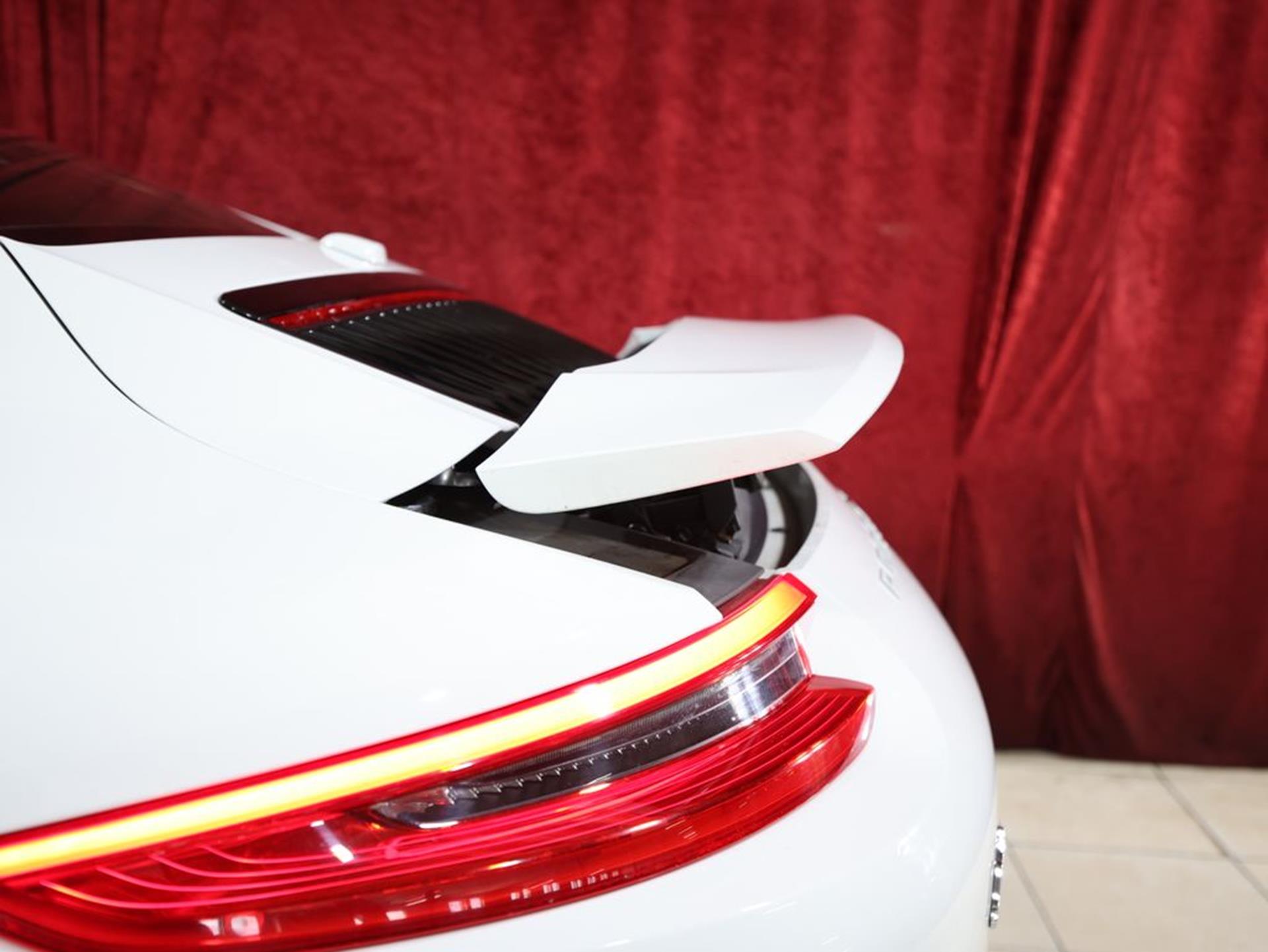 2017 Porsche 911 25