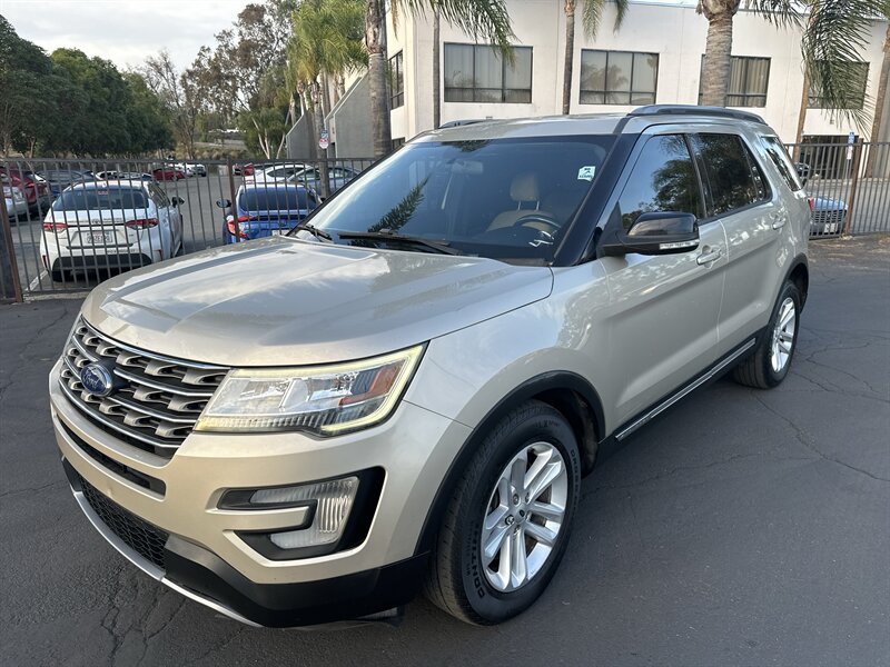 2017 Ford Explorer XLT's photo