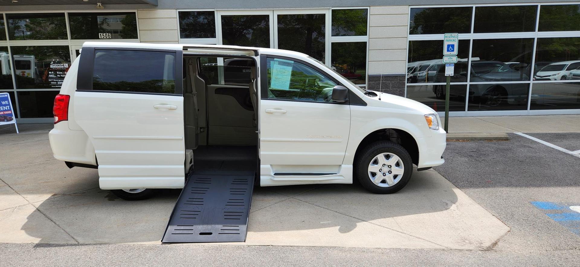 Used 2012 Dodge Grand Caravan SE with VIN 2C4RDGBGXCR302372 for sale in Louisville, KY