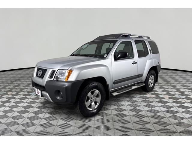 Silver Lightning 2011 Nissan Xterra SUV / Crossover Four-Wheel Drive 5-Speed Automatic