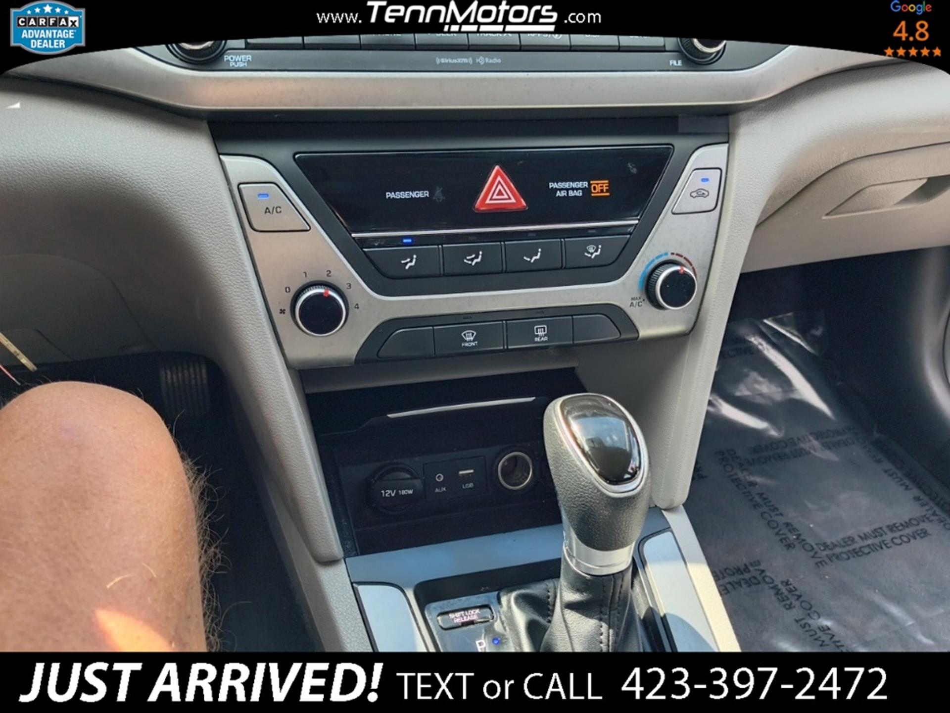 2018 Hyundai Elantra SEL photo 17