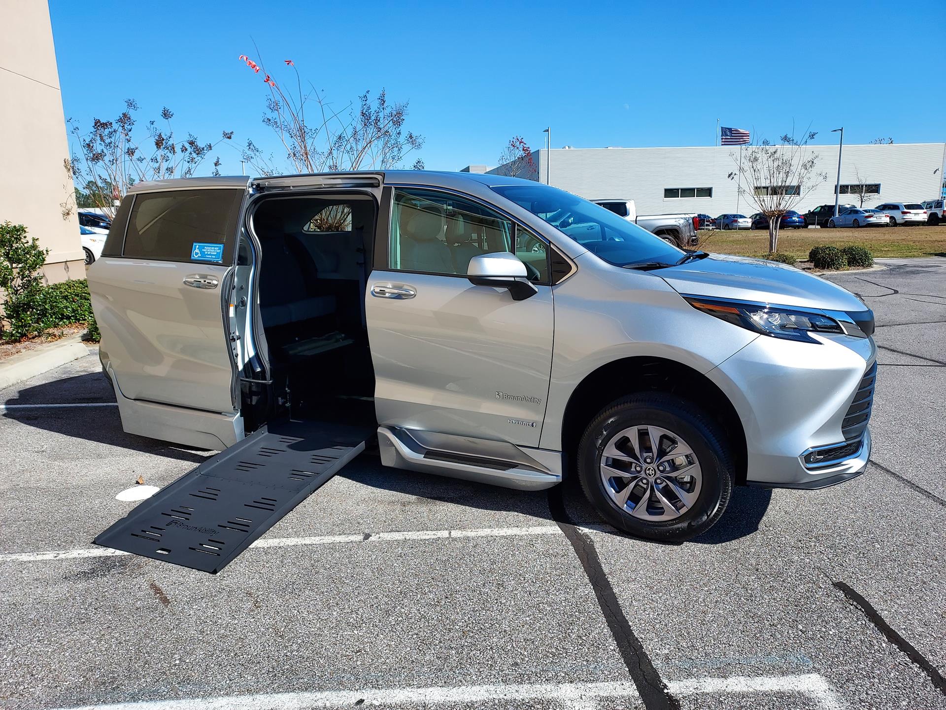 2021 Toyota Sienna XLE