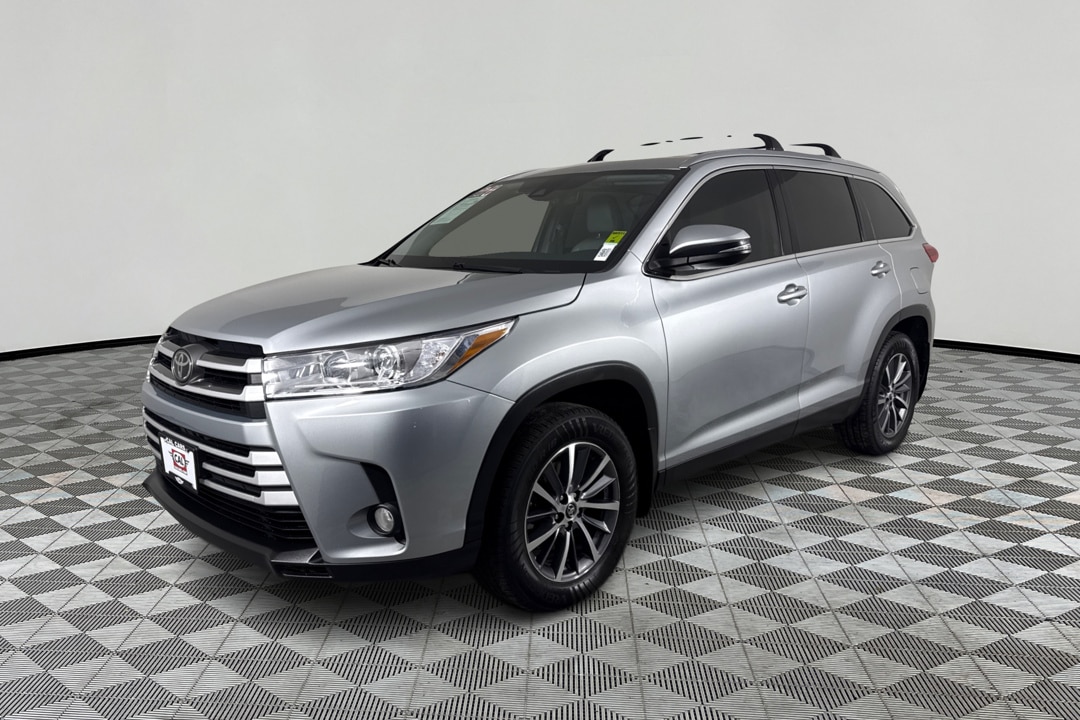 Celestial Silver Metallic 2019 Toyota Highlander SUV / Crossover All-Wheel Drive 8-Speed Automatic