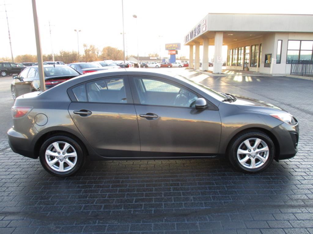 Used 2010 Mazda Mazda3 i SV For Sale at Ideal Auto Sales Springfield