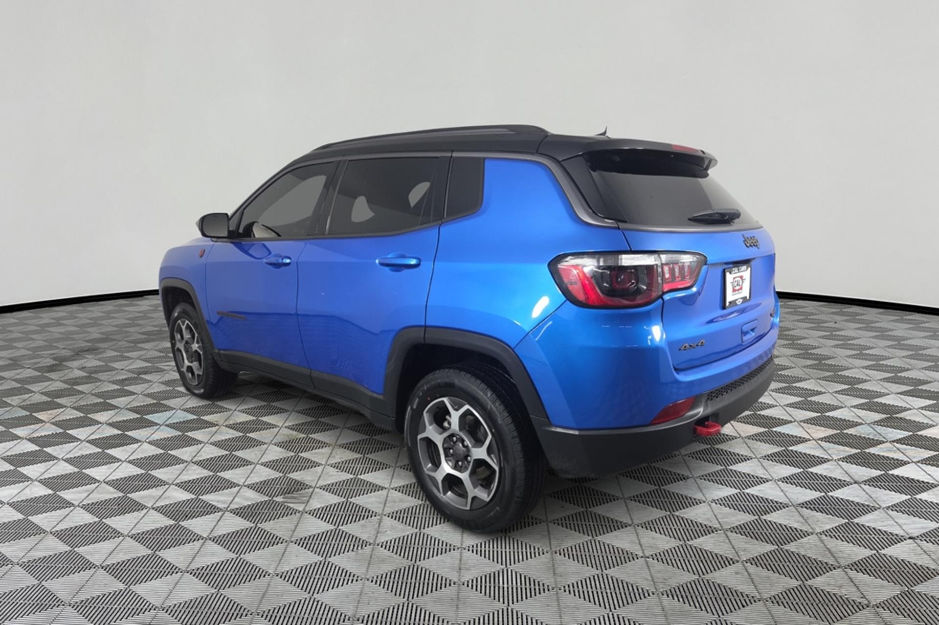 View vehicle photo 6