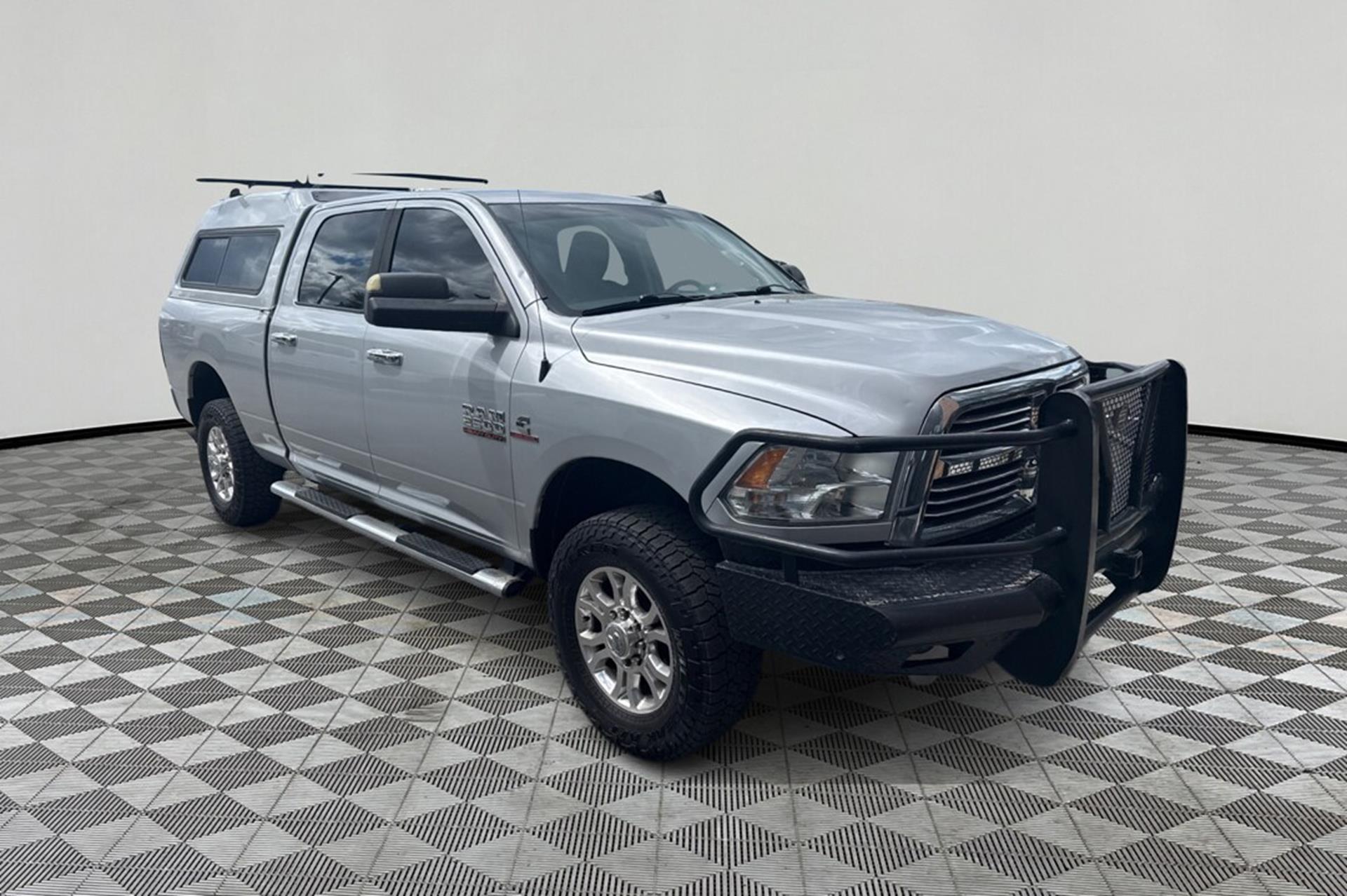 View vehicle photo 5